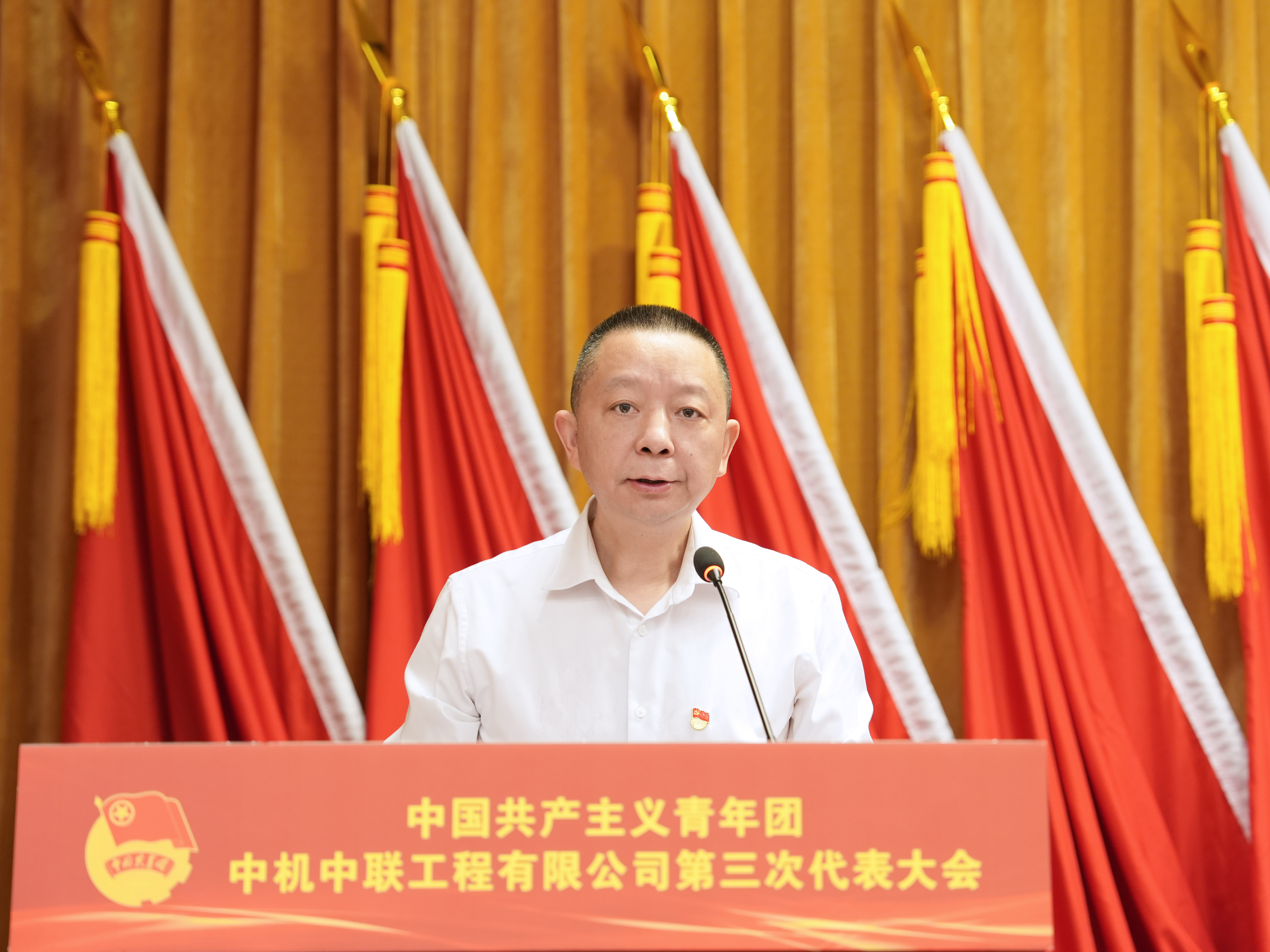 袁瑞龙.jpg